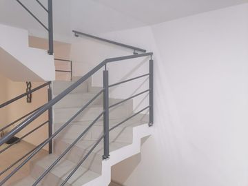 CASA EN VENTA EN APODACA NL ZONA VALLE DE SAN MIGUEL SECTOR II/PRIVADA 3 NIVELES