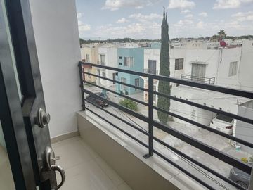 CASA EN VENTA EN APODACA NL ZONA VALLE DE SAN MIGUEL SECTOR II/PRIVADA 3 NIVELES