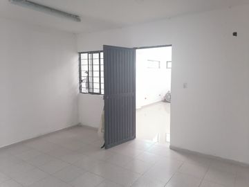 CASA EN VENTA EN APODACA NL ZONA VALLE DE SAN MIGUEL SECTOR II/PRIVADA 3 NIVELES