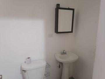 CASA EN VENTA EN APODACA NL ZONA VALLE DE SAN MIGUEL SECTOR II/PRIVADA 3 NIVELES