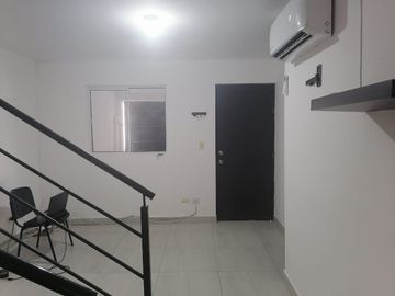CASA EN VENTA EN APODACA NL ZONA VALLE DE SAN MIGUEL SECTOR II/PRIVADA 3 NIVELES