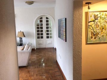 Vendo Departamento Remodelado Av Gaspar de Villarroel y Eloy Alfaro.