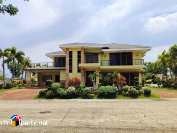 Furnished House with Huge Landscape GArden in Amara Subdivision Cebu