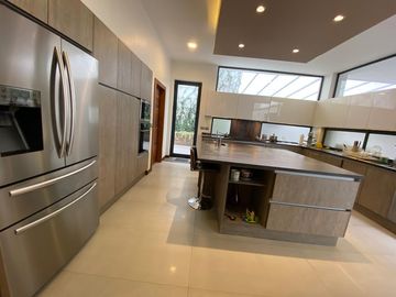 Magnífico departamento, acabados de lujo, doble altura: 741/351 m2