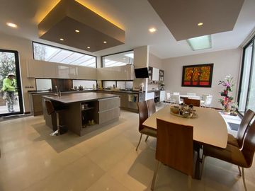 Magnífico departamento, acabados de lujo, doble altura: 741/351 m2