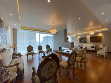 Magnífico departamento, acabados de lujo, doble altura: 741/351 m2