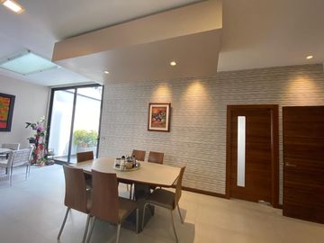 Magnífico departamento, acabados de lujo, doble altura: 741/351 m2
