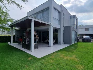 CASA EN VENTA EN CONDOMINIO CAMPESTRE PANCE