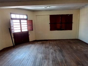 VENDO LOCAL COMERCIAL EN ESQUINA DE CALLE PIZARRO ( SEGUNDO PISO)