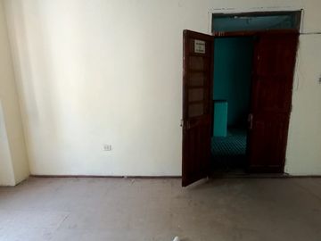 VENDO LOCAL COMERCIAL EN ESQUINA DE CALLE PIZARRO ( SEGUNDO PISO)