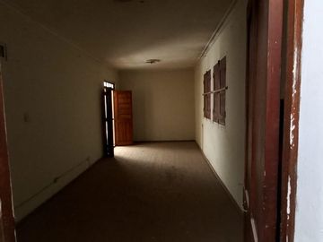 VENDO LOCAL COMERCIAL EN ESQUINA DE CALLE PIZARRO ( SEGUNDO PISO)