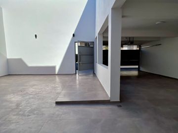 Se vende casa ubicada en Cerrada del Carmen.