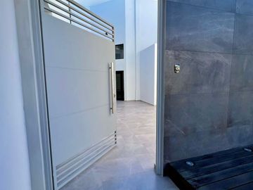Se vende casa ubicada en Cerrada del Carmen.