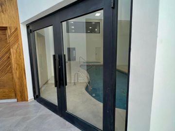 Se vende casa ubicada en Cerrada del Carmen.