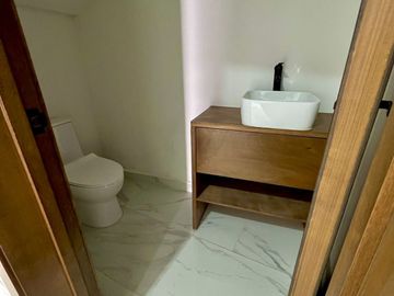 Se vende casa ubicada en Cerrada del Carmen.
