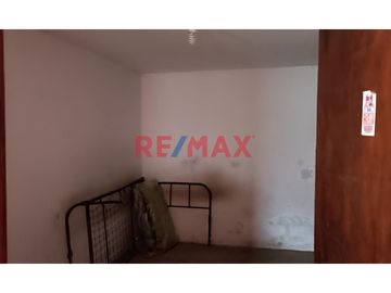 1095127-Venta De Casa Frente A Parque Cerca Av. Los Olivos Y Canta Callao