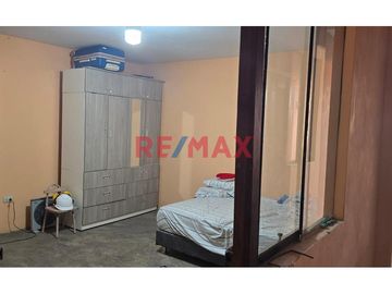 1095127-Venta De Casa Frente A Parque Cerca Av. Los Olivos Y Canta Callao