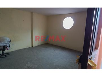1095127-Venta De Casa Frente A Parque Cerca Av. Los Olivos Y Canta Callao