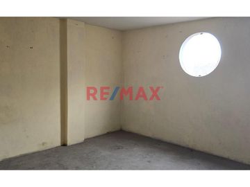 1095127-Venta De Casa Frente A Parque Cerca Av. Los Olivos Y Canta Callao
