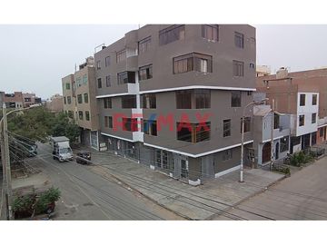 1095127-Venta De Casa Frente A Parque Cerca Av. Los Olivos Y Canta Callao