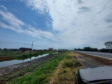 Venta terreno industrial 2250m2 pie de vía Duran Tambo