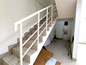 Rumah Mewah dan Strategis di Awana Townhouse