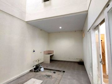 Rumah Mewah dan Strategis di Awana Townhouse