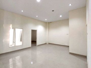 Rumah Mewah dan Strategis di Awana Townhouse