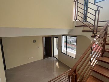 C1372 HERMOSA CASA FUERA DE CONDOMINIO, Sector Balzay C1372