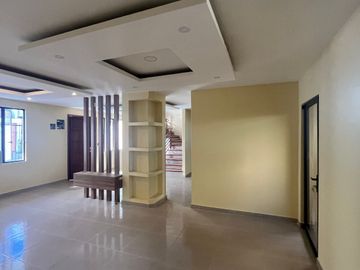C1372 HERMOSA CASA FUERA DE CONDOMINIO, Sector Balzay C1372