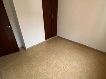 Se vende apartamento ubicado en el conjunto “La Alambra V estapa” cuarto piso