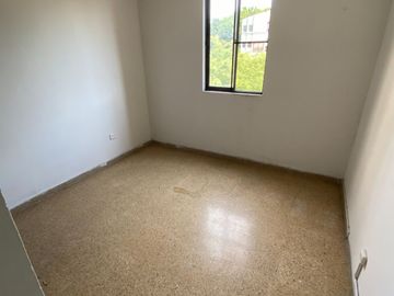 Se vende apartamento ubicado en el conjunto “La Alambra V estapa” cuarto piso
