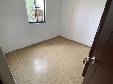 Se vende apartamento ubicado en el conjunto “La Alambra V estapa” cuarto piso