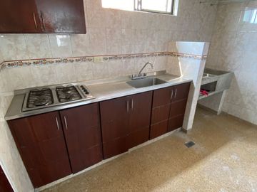 Se vende apartamento ubicado en el conjunto “La Alambra V estapa” cuarto piso