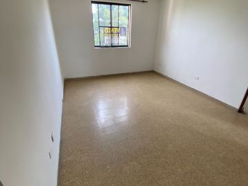 Se vende apartamento ubicado en el conjunto “La Alambra V estapa” cuarto piso