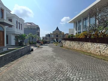 Rumah Villa + Kolam Renang Luas 298 di Kusuma Hill Batu Malang