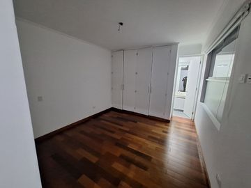 Vendo Ultimo Departamento de 256 m² con Vista Calle en Santiago de Surco