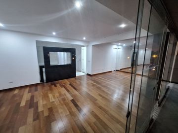 Vendo Ultimo Departamento de 256 m² con Vista Calle en Santiago de Surco