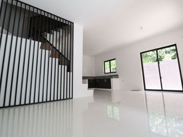 Affordable house & lot for sale in kings Ville Royal Antipolo w/3 Carport near SM Cherry Antipolo.PH2445