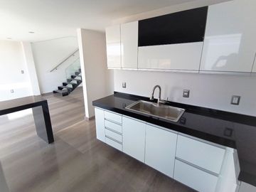 penthouse de 284 m2 en Venta en lomas de angelopolis - Dos niveles, Jacuzzi, opción a 3 recamaras