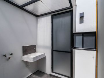 CASA EN VENTA AL SUR DE CUERNAVACA CON ALBERCA Y JARDIN