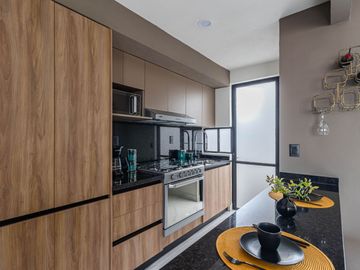 CASA EN VENTA AL SUR DE CUERNAVACA CON ALBERCA Y JARDIN