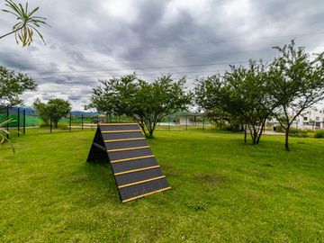 CASA EN VENTA AL SUR DE CUERNAVACA CON ALBERCA Y JARDIN