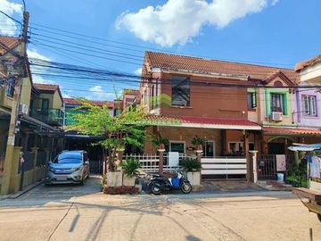 หมู่บ้าน จันทกานต์ เพิ่มสิน 58 ถนนเพิ่มสิน ขายด่วน ทาวน์โฮม 2 ชั้น 25 ตารางวา หลังมุม ตกแต่งและต่อเติมดี ราคาต่อรองได้