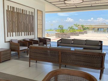 Ready-for-occupancy, Condo For Sale In Parañaque accessible to LRT, airport, Taguig, Makati, Alabang and MOA, Ready-For-Occupancy