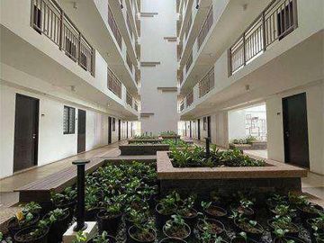 Ready-for-occupancy, Condo For Sale In Parañaque accessible to LRT, airport, Taguig, Makati, Alabang and MOA, Ready-For-Occupancy