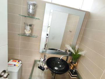 PROMOCIÓN AMPLIO DÚPLEX AMOBLADO Y EQUIPADO – SAN BORJA, LÍMITE CON CHACARILLA