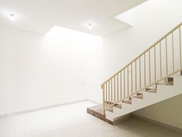 Dijual Rumah Baru Gress Pondok Tjandra Sidoarjo Waru SHM Row Jalan 3 Mobil Modern New