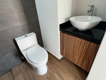 Casa nueva en Diplomaticos, Naucalpan de Juarez. Estado de México.