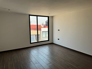 Casa nueva en Diplomaticos, Naucalpan de Juarez. Estado de México.